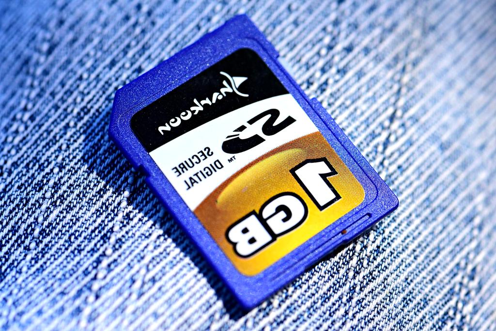 timisya team collaborating in advanced memory technology