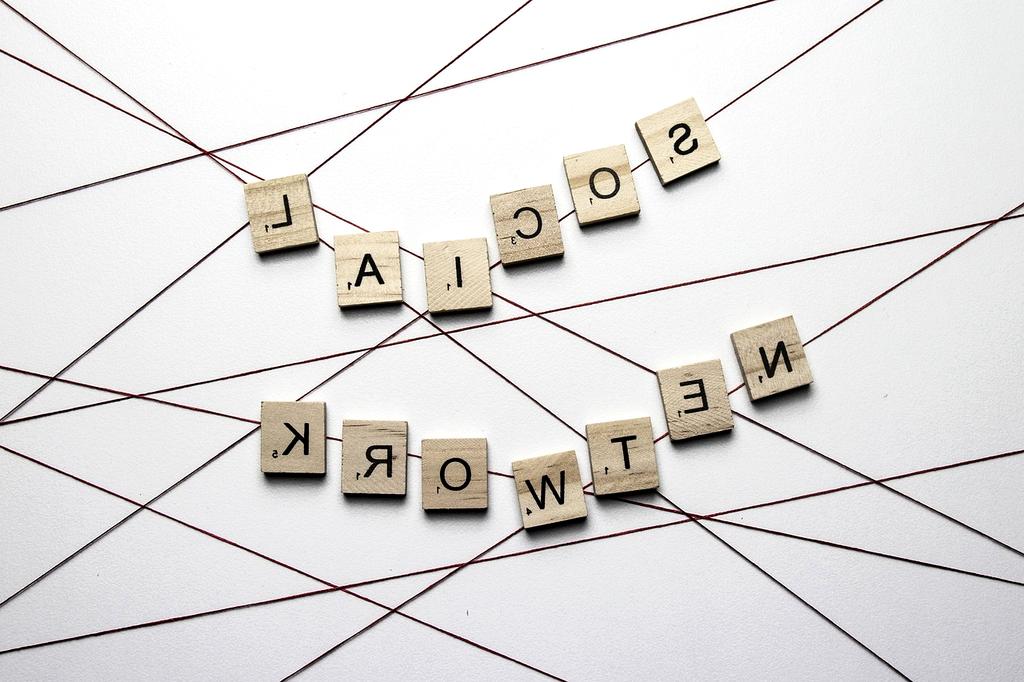 Neural mesh network visualization